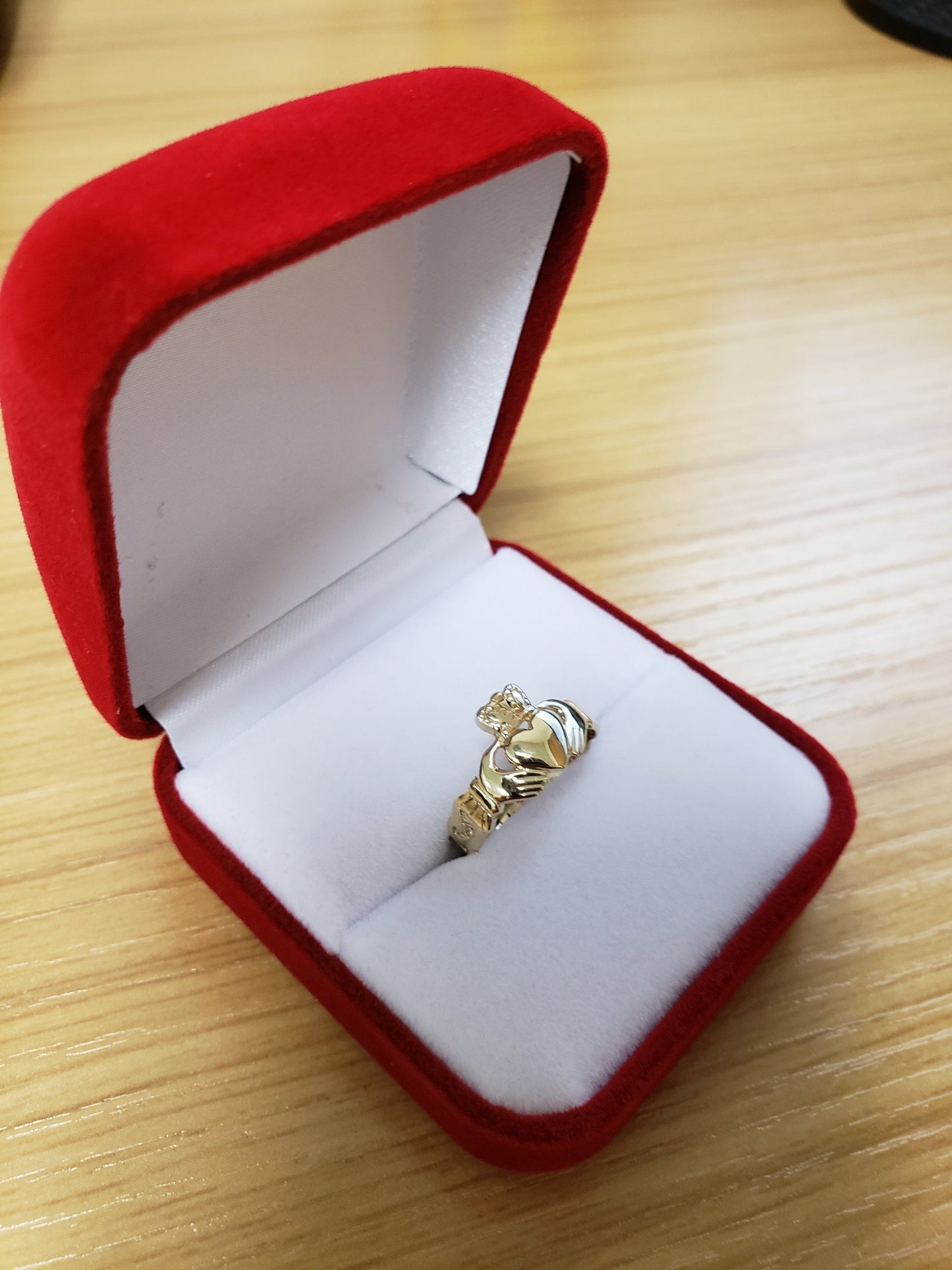 Ladies Yellow Gold Celtic Band Irish Claddagh Ring Karma Blingz