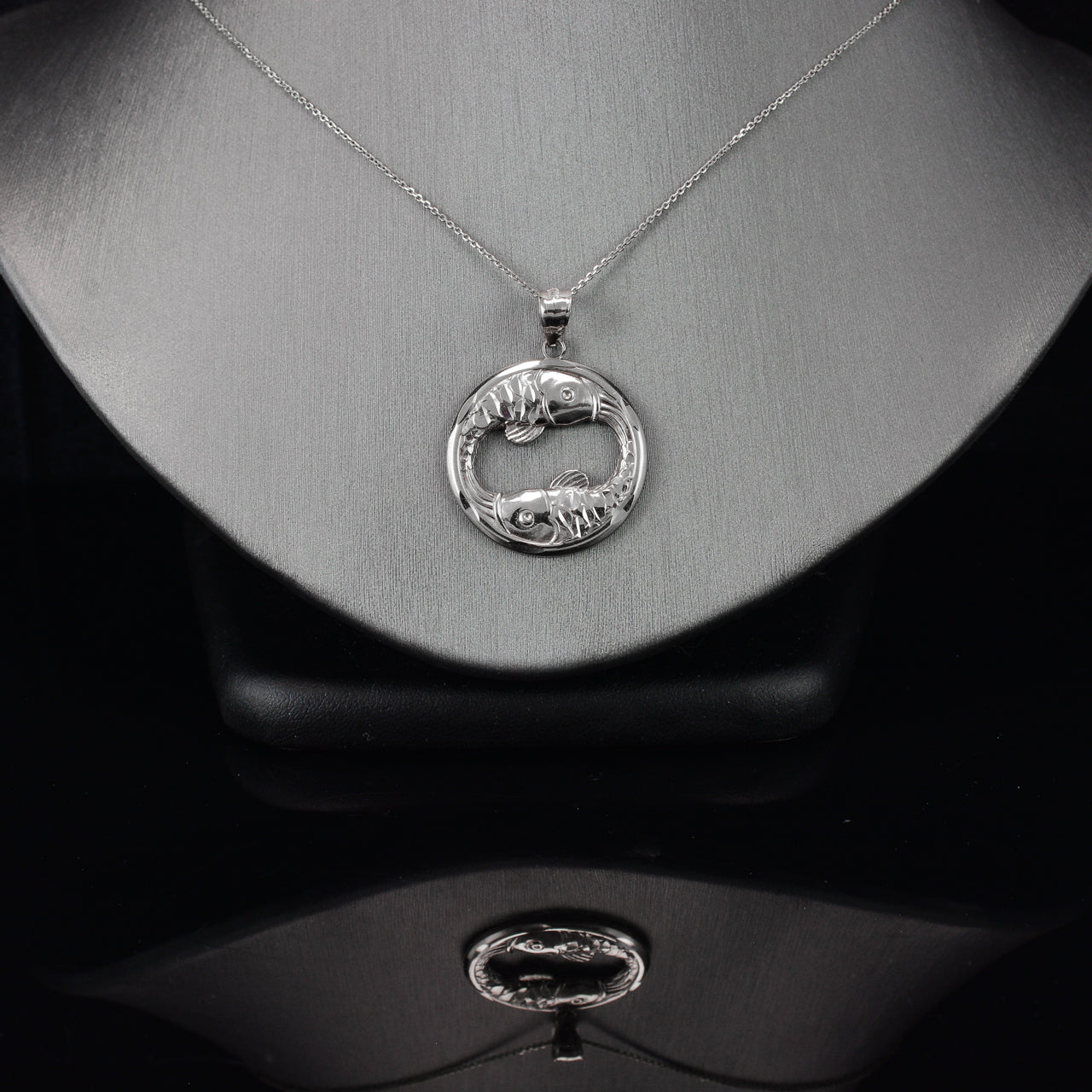 Sterling Silver Zodiac Sign Pendant Necklace Round Diamond-Cut Design 12 Astrology Signs
