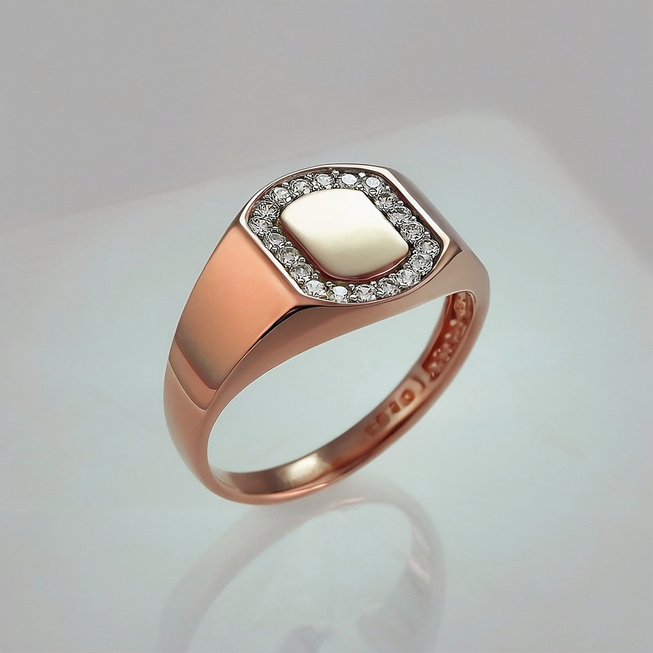 Oval Halo Diamond Signet Pinky Ring - Rose Gold